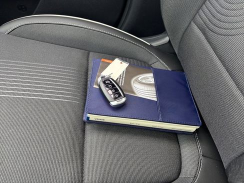 Certified 2025 Hyundai Venue Limited image 34