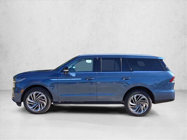 New 2027 Lincoln Navigator Reserve AWD/4WD image 5