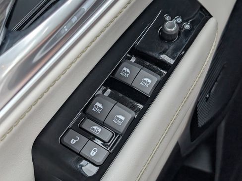 Used 2022 Jeep Wagoneer Series II AWD/4WD image 13