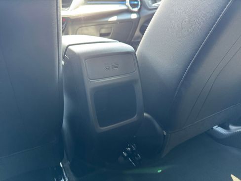 Used 2025 Chevrolet Trax LT FWD image 22