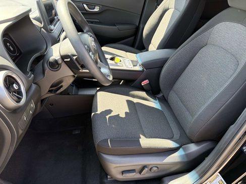 Used 2023 Hyundai Kona SE image 18