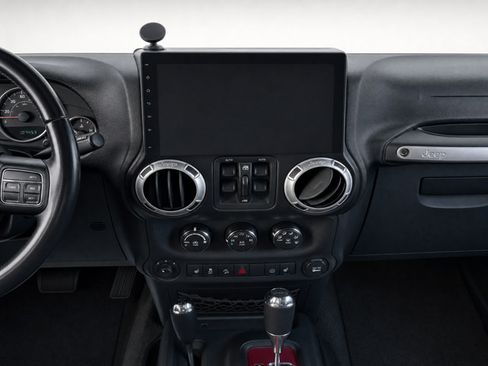 Used 2012 Jeep Wrangler Unlimited Rubicon w/ Connectivity Group AWD/4WD image 15