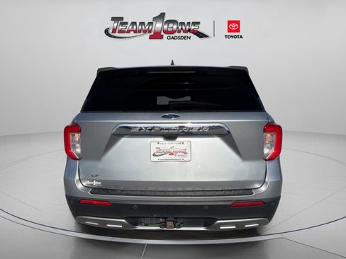 Used 2023 Ford Explorer XLT w/ Equipment Group 202A image 7