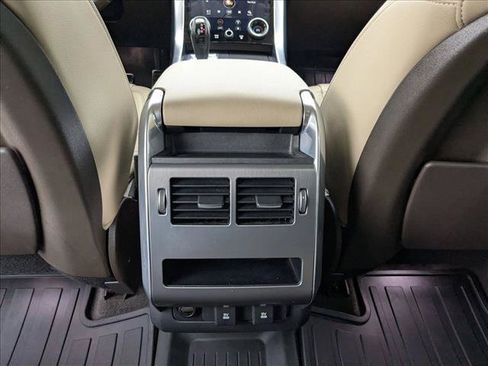 Used 2019 Land Rover Range Rover Sport SE AWD/4WD image 18