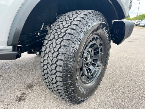 New 2026 Ford Bronco Badlands w/ Sasquatch Package AWD/4WD image 6