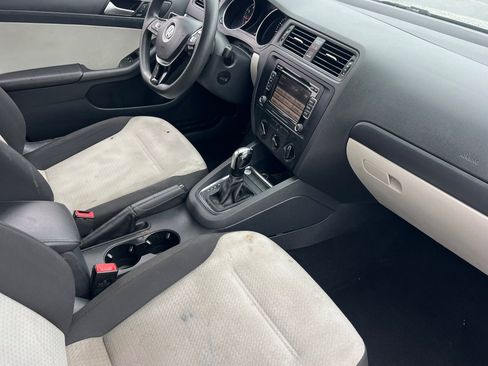 Used 2015 Volkswagen Jetta S image 12