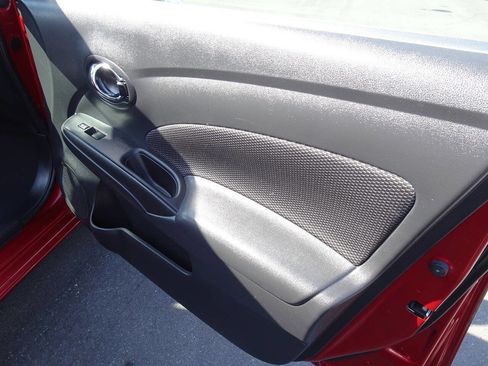 Used 2017 Nissan Versa SV image 13