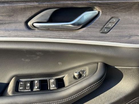 New 2025 Jeep Grand Cherokee Limited image 17