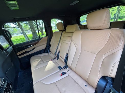 Used 2023 Lexus LX 600 4WD w/ Accessory Package (Z1) image 19