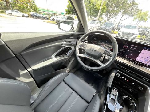 Certified 2025 Audi Q5 Premium Plus w/ Premium Plus AWD/4WD image 15