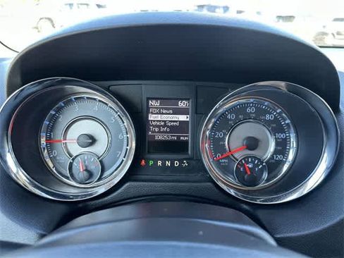 Used 2013 Chrysler Town & Country Touring image 26