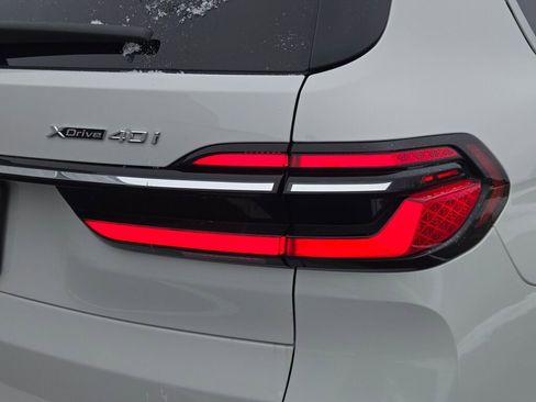 Used 2025 BMW X7 xDrive40i image 13