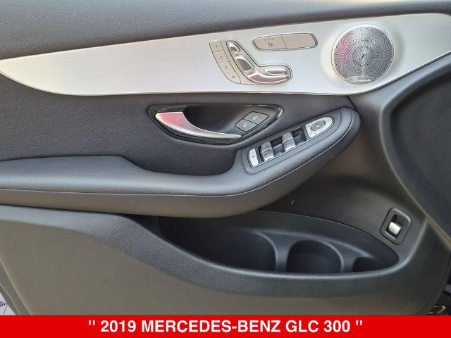 Used 2019 Mercedes-Benz GLC 300 4MATIC image 10