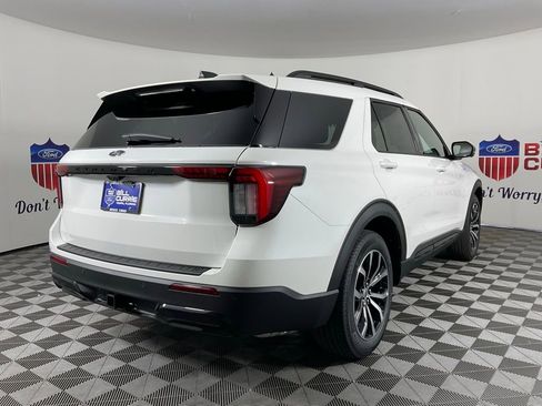 New 2026 Ford Explorer ST-Line RWD image 3