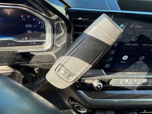 Used 2024 Chevrolet Silverado 2500 LT image 28