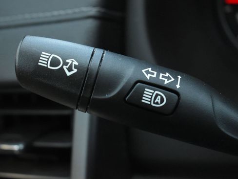 Used 2022 GMC Terrain SLE w/ Driver Convenience Package image 23