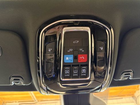 Used 2024 Jeep Grand Wagoneer L 4WD image 23