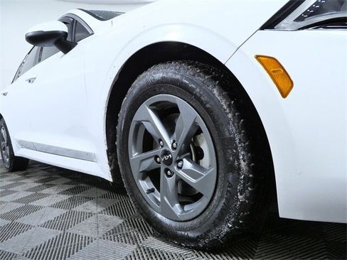 Used 2022 Kia K5 LXS image 2