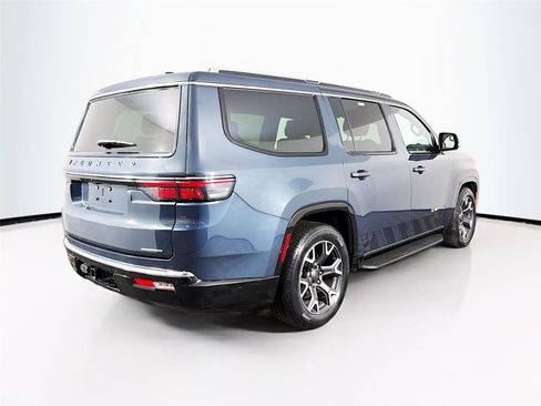 Used 2024 Jeep Wagoneer Series III AWD/4WD image 7