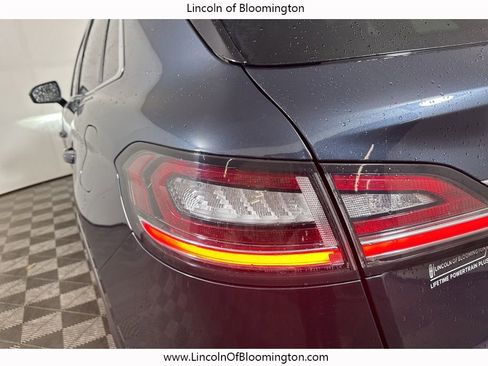 Used 2022 Lincoln Nautilus Reserve image 23