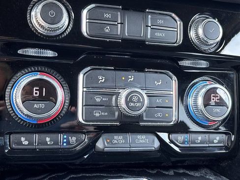 Used 2021 GMC Yukon Denali w/ Denali Premium Package AWD/4WD image 44