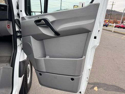 Used 2017 Mercedes-Benz Sprinter 2500 image 13