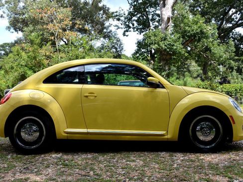 Used 2012 Volkswagen Beetle 2.5 FWD image 5