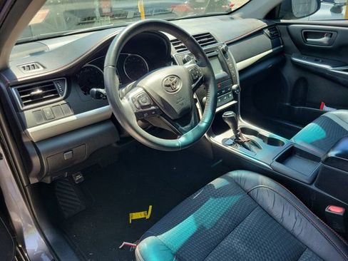Used 2015 Toyota Camry SE image 10