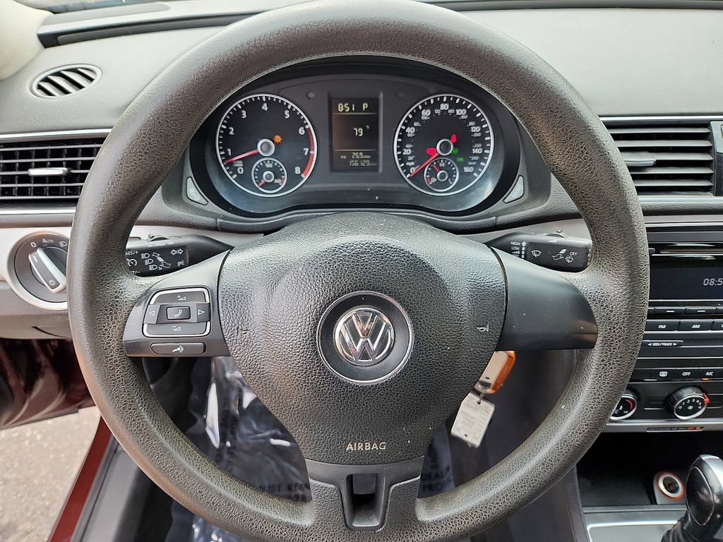 Used 2013 Volkswagen Passat 2.5 S FWD image 19