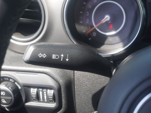 Used 2022 Jeep Gladiator Mojave AWD/4WD image 15