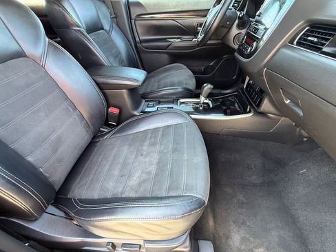 Used 2019 Mitsubishi Outlander SE FWD image 10