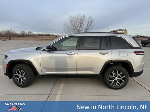 New 2025 Jeep Grand Cherokee Limited image 2