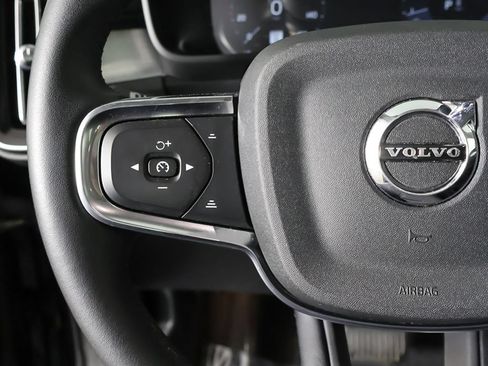 Used 2019 Volvo XC40 T5 Momentum AWD/4WD image 35