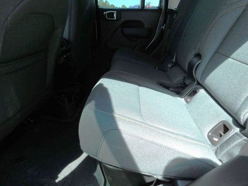 New 2025 Jeep Gladiator Sport image 19