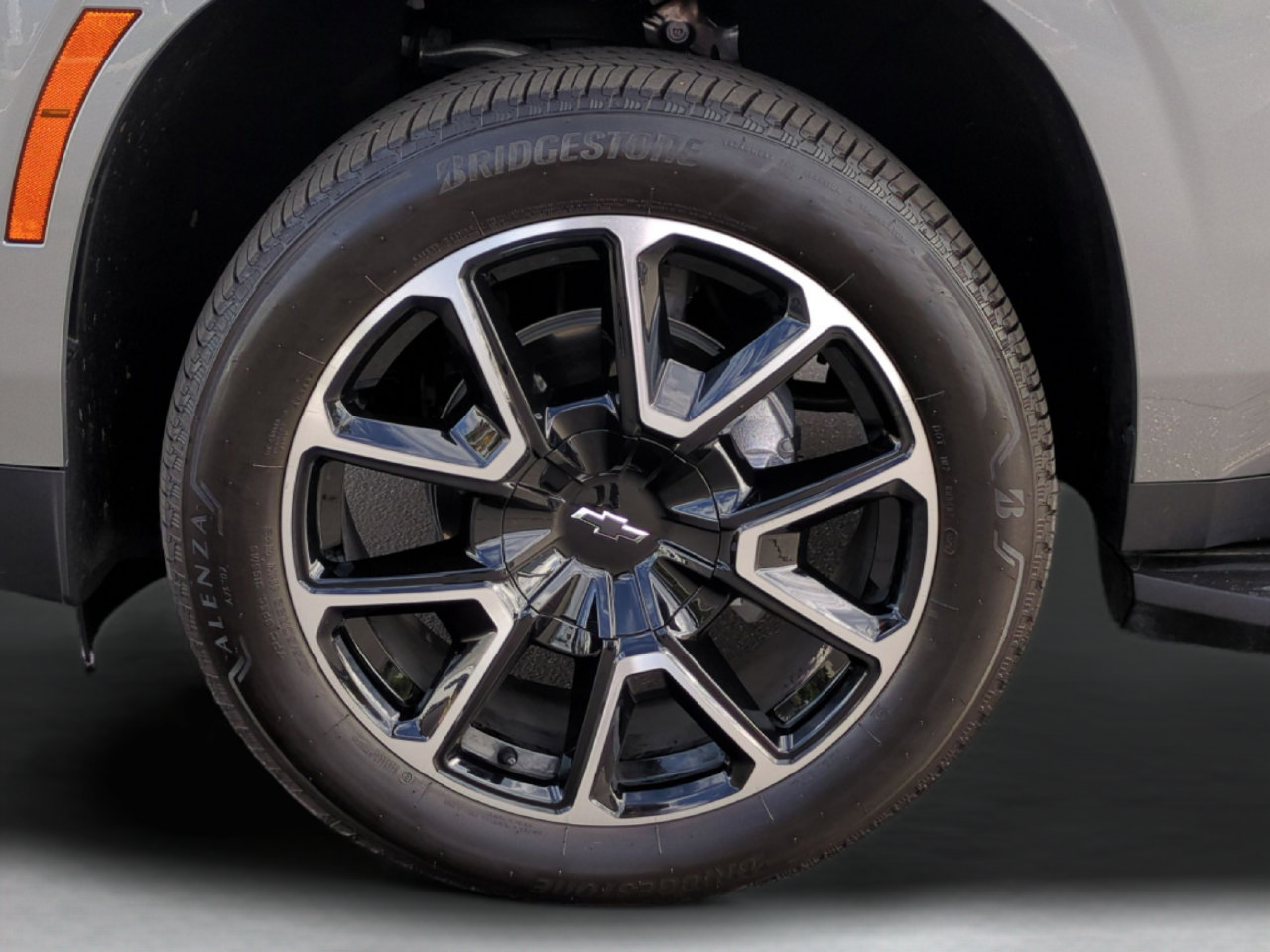Used 2026 Chevrolet Suburban RST RWD image 23