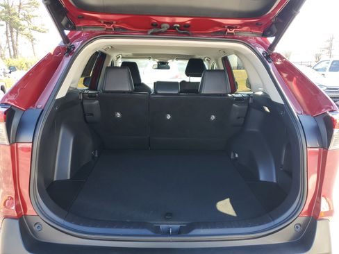 Used 2023 Toyota RAV4 XLE Premium FWD image 8