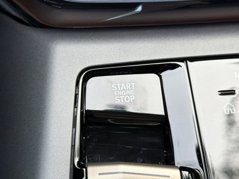 Used 2025 BMW X3 xDrive30i w/ Convenience Package image 29