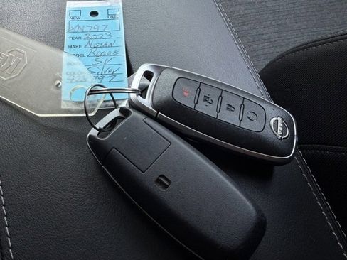 Certified 2023 Nissan Rogue SV image 35