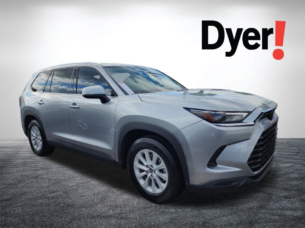 Used 2024 Toyota Grand Highlander FWD image 2