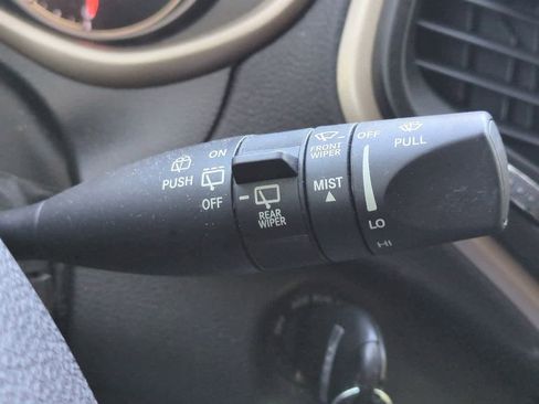 Used 2017 Jeep Cherokee Latitude image 25