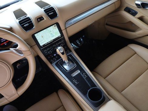 Used 2016 Porsche Cayman RWD image 32