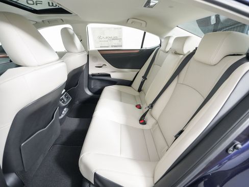 New 2025 Lexus ES 350 w/ Premium Package image 11