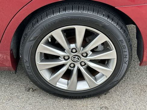 Used 2017 Toyota Camry XLE FWD image 5