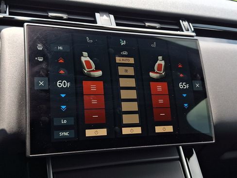 Used 2026 Land Rover Range Rover Velar S AWD/4WD image 25