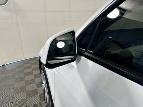 Used 2024 Tesla Model Y Long Range AWD/4WD image 10