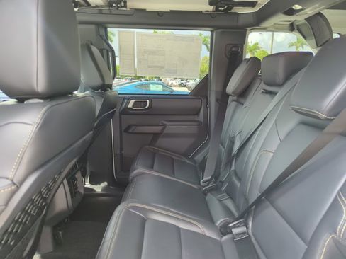 New 2026 Ford Bronco Badlands AWD/4WD image 17