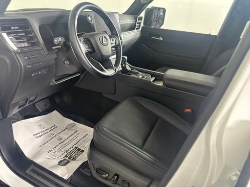 Used 2024 Lexus GX 550 w/ Accessory Package (2T) AWD/4WD image 18