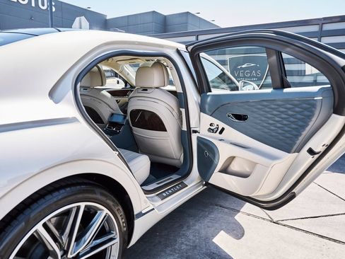 Used 2022 Bentley Flying Spur W12 AWD/4WD image 25