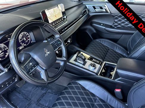 Used 2023 Mitsubishi Outlander SEL image 12
