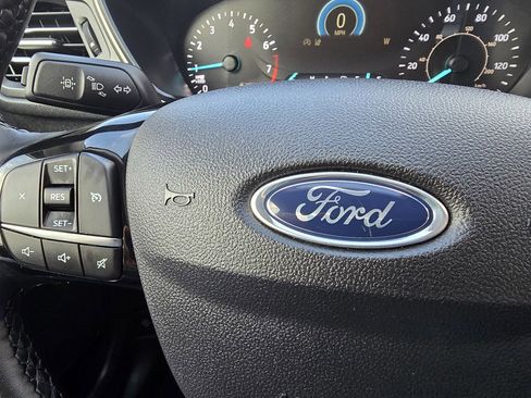 Used 2022 Ford Escape SEL image 17